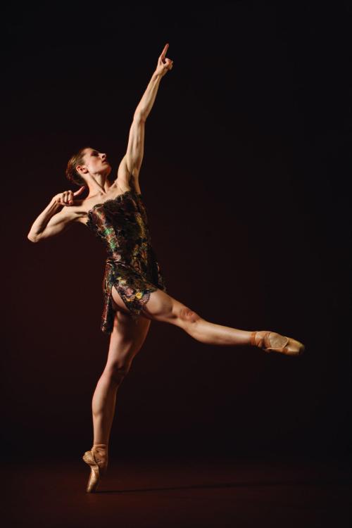 books0977:Laurel Keen, Alonzo King Lines Ballet. Photographer Marty Sohl.Keen was a Principal dancer
