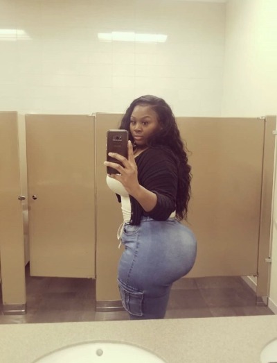 diddy5000:Damn so thick  adult photos