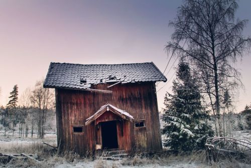 archatlas:  Abandoned Houses in NorwayBritt M. is a photographer based in Oslo, with a special love for abandonment and moody skies. Her most beloved subject of photography are themed portraits. With a background in film and drama studies she loves to