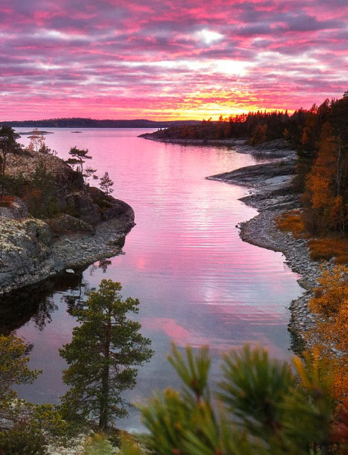 Porn photo coiour-my-world:Dawn in Russia ~ Lake Ladoga