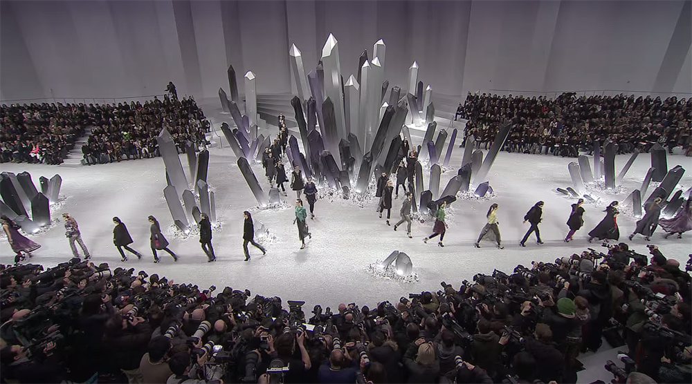 reichsstadt:jesus-aime-la-house:The sets at Chanel 2008 - 2015these sets consistently