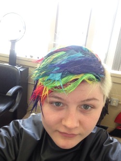 uniyuricorn:  thefingerfuckingfemalefury:  miss-gelly:  thylegend:  I have the best hairstylist ever  That’s fucking amazing  I WANT RAINBOW HAIR LIKE THIS :D  Oh my god! that is so beautiful!