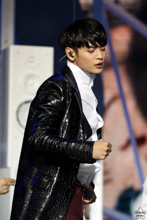 untangle-my-heart: minyo129: cr: QQsmiles   His best look. Full stop. I don’t take criticisms.