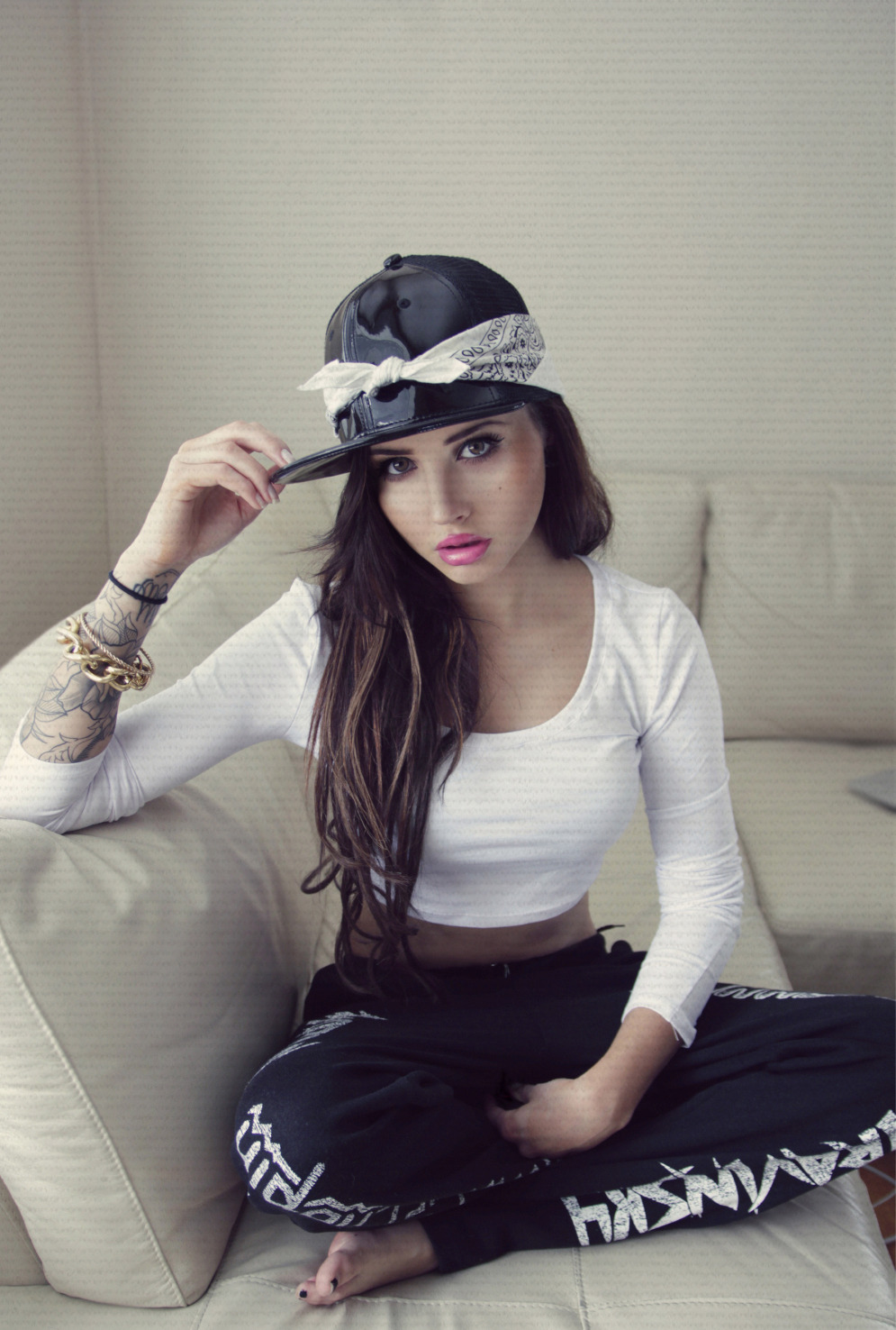 themisspolly:  Hello. Follow me on instagram: Misspollyxx 