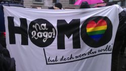 thestreetsareourz:  gegen 1000 kreuze - feministische