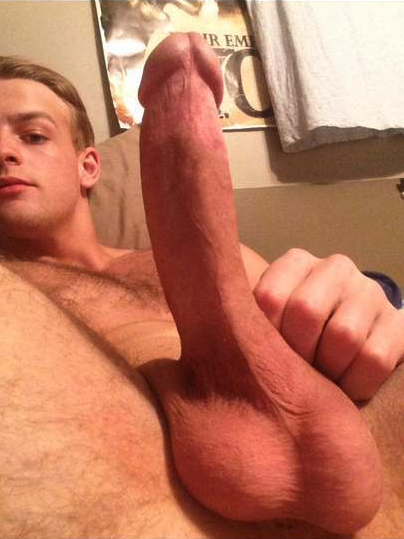 sextinguys:  The Empire strikes back & still needs dick🍆 :p His other photos: Here  Thanks for submitting via kik messenger, my kik is: Sextinguys 