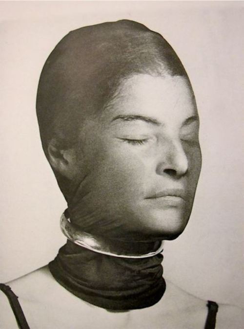 poetryconcrete: Juliet Browner wrapped in scarf, photography Man Ray, 1945.