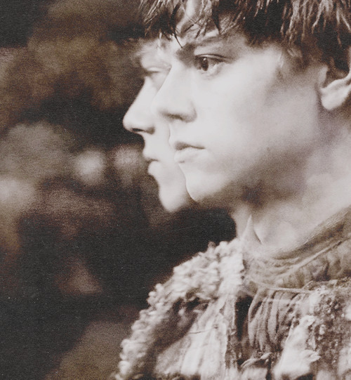 winterwarg-hasmoved-deactivated:  you’re my head start \ you’re my rugged heart