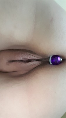 naughtylittlemiss:  Freshly shaven kitty &amp; my purple princess plug 👰😻  Lovely