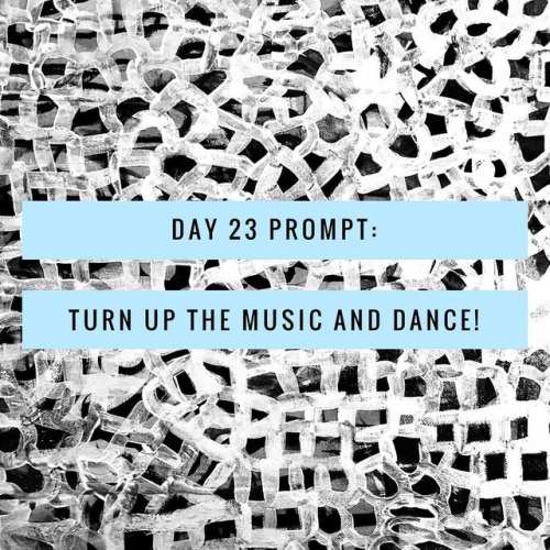 Yeah, baby!!! Tell me your favorite dance tunes!!‍♀️‍♂️That’s right, dance as you paint Tomorrow’s p