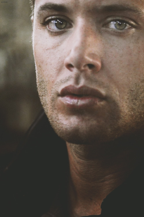 jacklesonmymind:  wellcometothedarkside:   le Dean  [closeup 93↝100]   oh shit 