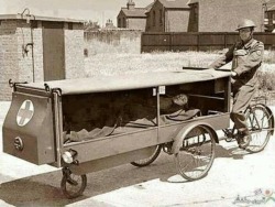 vieuxmetiers:  La toute première ambulance.