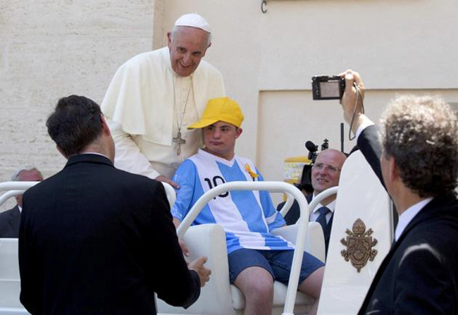 ch-ch-chianti:  Pope Francis is People Of The Year by LEADING GAY RIGHTS magazine, The