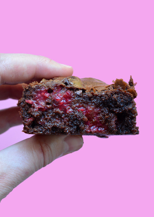 anglophilestymie:sweetoothgirl:RASPBERRY CHOCOLATE BROWNIESWHY WOULD YOU RUIN PERFECTLY GREAT BROWNI