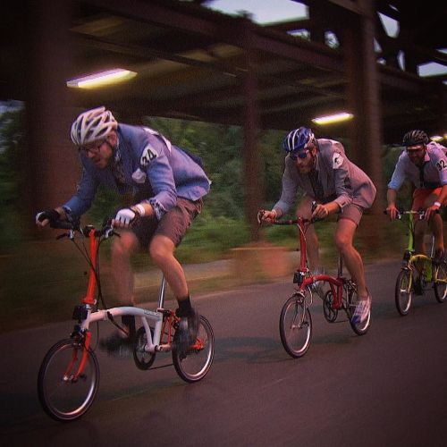 bromptonbcn:  Laying down the power with @peteryuskauskas & @caferacer on the Richmond 2015 cour
