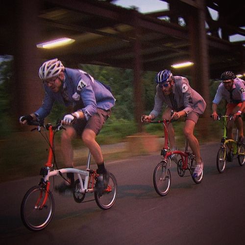 bromptonbcn:  Laying down the power with @peteryuskauskas & @caferacer on the Richmond 2015 cour