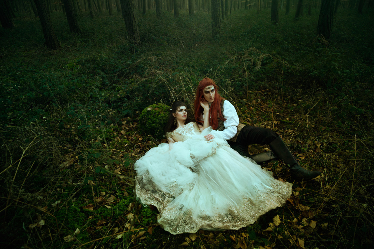 bellakotak:  Twilight in the LabyrinthPart IIby Bella KotakModel: Jessica McClellan