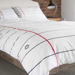 wtfgadgets:  Feeling creative! Check out the doodle by stitch duvet set. Draw shit all over your bed, then when your bored wash it out. Great for mischievous kids who like to draw where they aren’t supposed to. Comes with free pack of pens!Buy it for