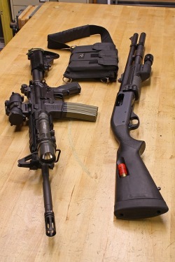 bealthereaper:  dirty-gunz:  cerebralzero:  Is that a modded Mossberg 3000 on the right?  Yep  Dat gun 