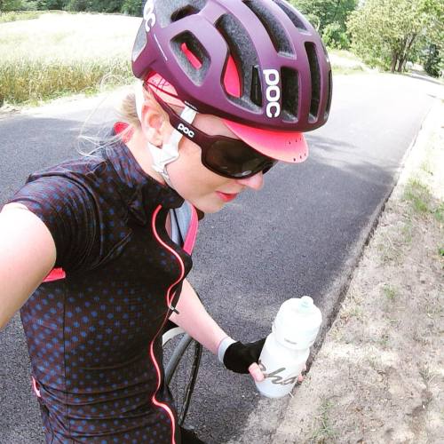 principessaonthebike:  short break with @serekwaniliowy #weridewarsaw #pocgirl #machinesforfreedom #