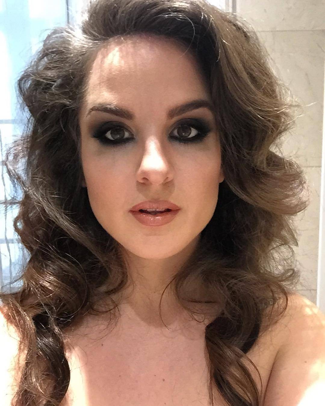 Make up/ hair @cherciualina 😍😍😍😍 for @volup2  #fotd #shooting #smokeyeye