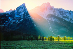 asaelcanijo:  brutalgeneration:  Teton Sunset