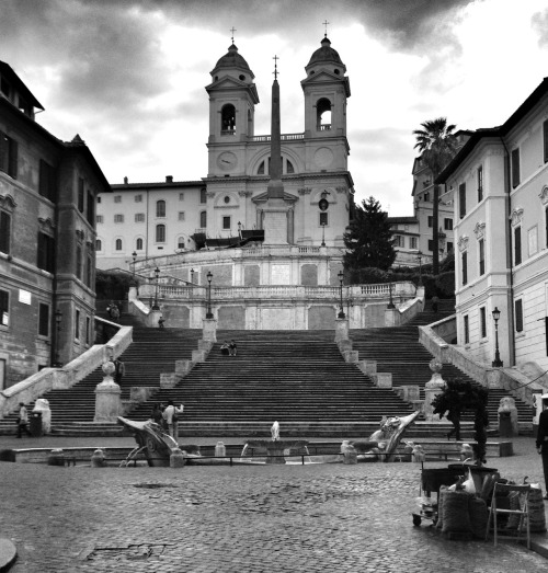 ninnuzza:Roma come non l’avete mai vista. Senza nessuno. Piazza di Spagna . Foto mia