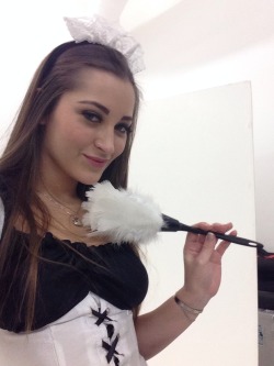 missdanidaniels:  French Maid #dailybush