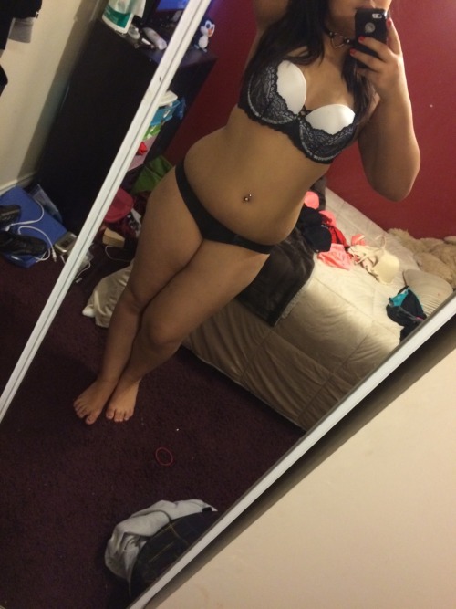 your-daily-models:  ownedlilprincess:  bought so many goodies yesterday!💕🎀  Cute body 😊