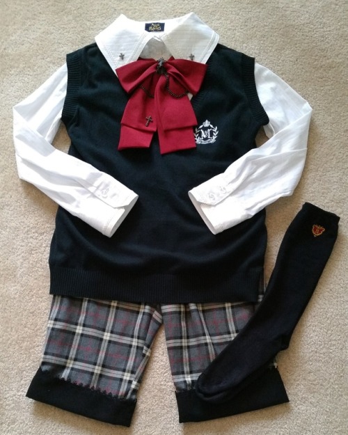 Here’s a cute school-themed coord I put together to wear some time this fall!