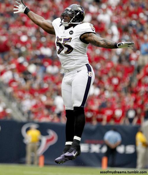 assofmydreams:  Terrell Suggs’ super-sized ass