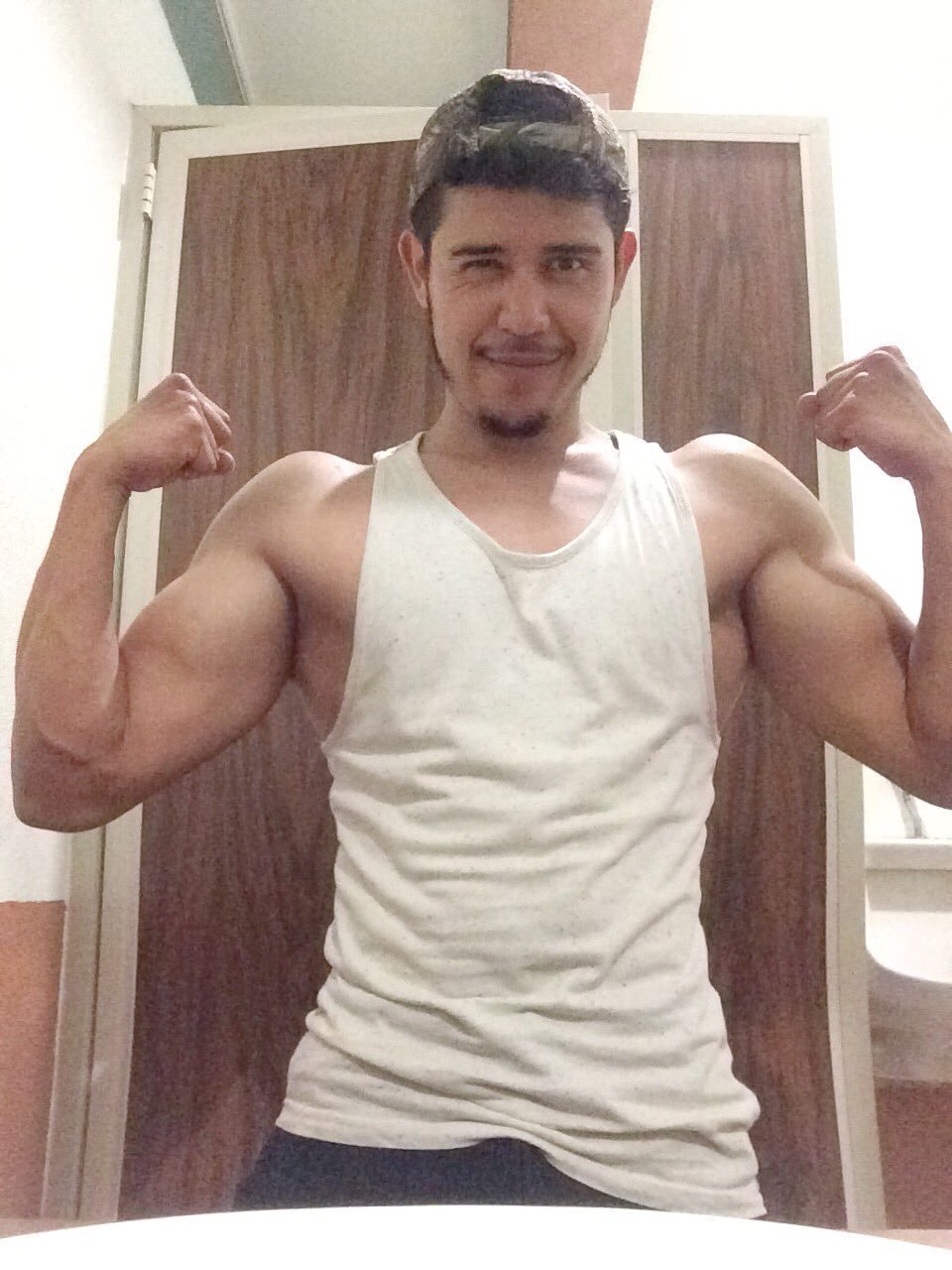chicosguaposlindos:  Jose Luis pad 01