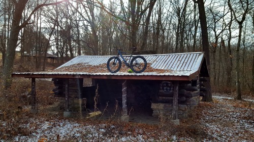 livinglifetwowheeler:Nice 12 mile ride today, all in the mid 20s.