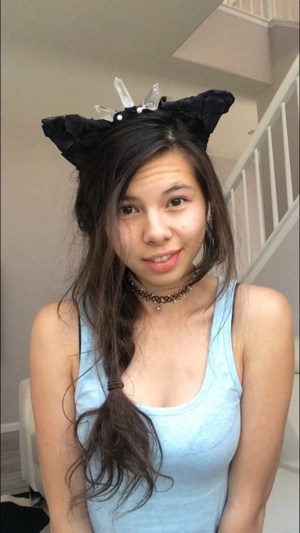 littleqsoddities: littleqsoddities: These ears make me feel like a queen. Can’t wait to add th