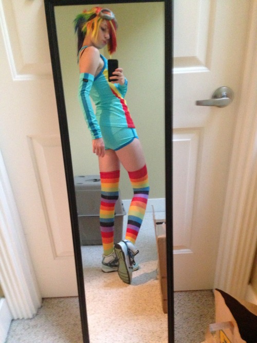 stunnerstatus:  Damn, so I heard you guys like this cosplay. (Even though it’s not done??) Must be 20% cooler than I thought. Rainbow Dash, ready to party crash. 