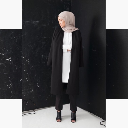 Subtle sophistication: White Collarless Midi Shirt Charcoal Jersey Blazer Pair with our Light Grey C