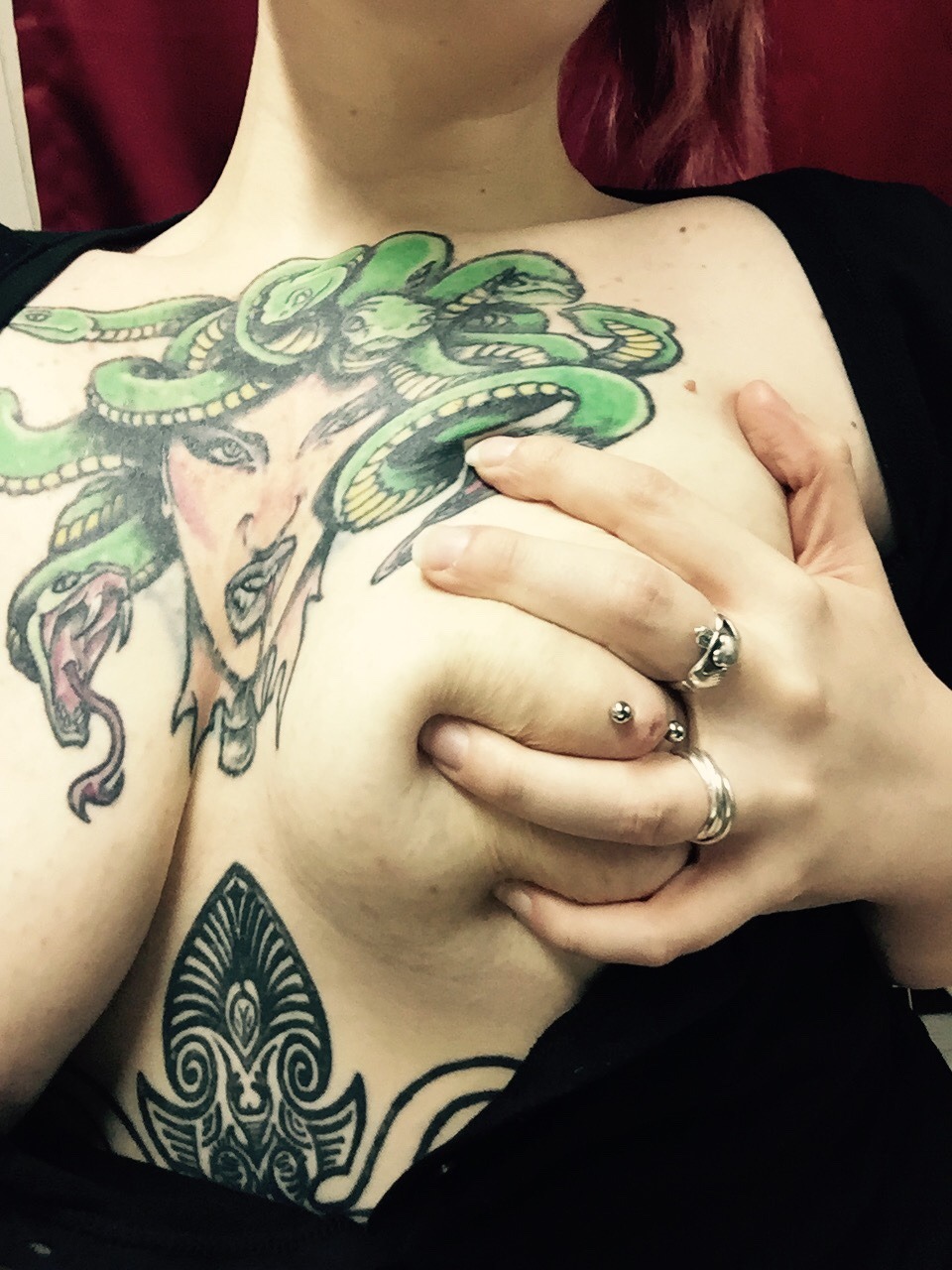 angelinakitten:  So touchy feely ✨