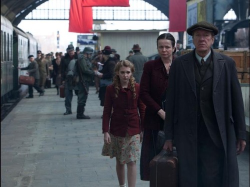 prettybooks:  First stills from The Book Thief, due to be released 15th November. (via Page to Premiere). 