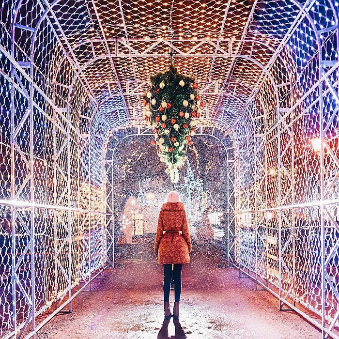 asylum-art-2:  Magic &amp; Sparkling Orthodox Christmas in Moscow  Russian photographer