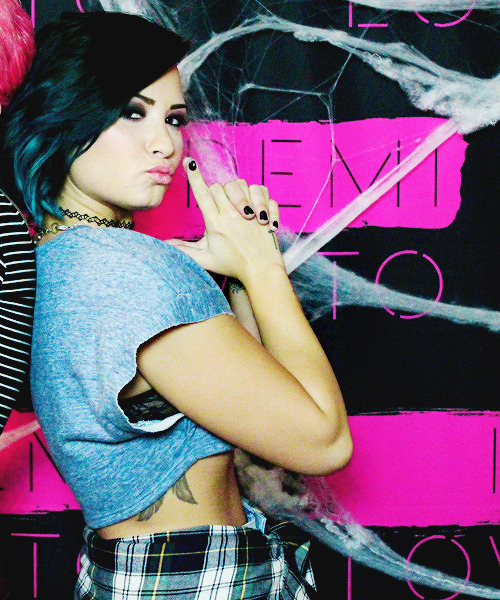 Sex rockonddlovato:  . M&G in louisville, pictures