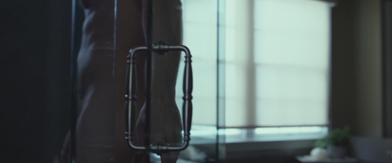 icantbelievehesnaked:  Ben Affleck gives us a glimpse of his cock in Gone Girl…