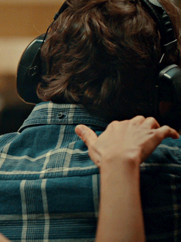 strongwillgraham:Will tensing up when being touched by Beverly vs. Will being totally relaxed while 