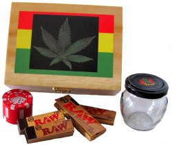 smokethesativa:  smokethesativa:    Tobacco Accessory Box    SmOkE tHe SaTiVa