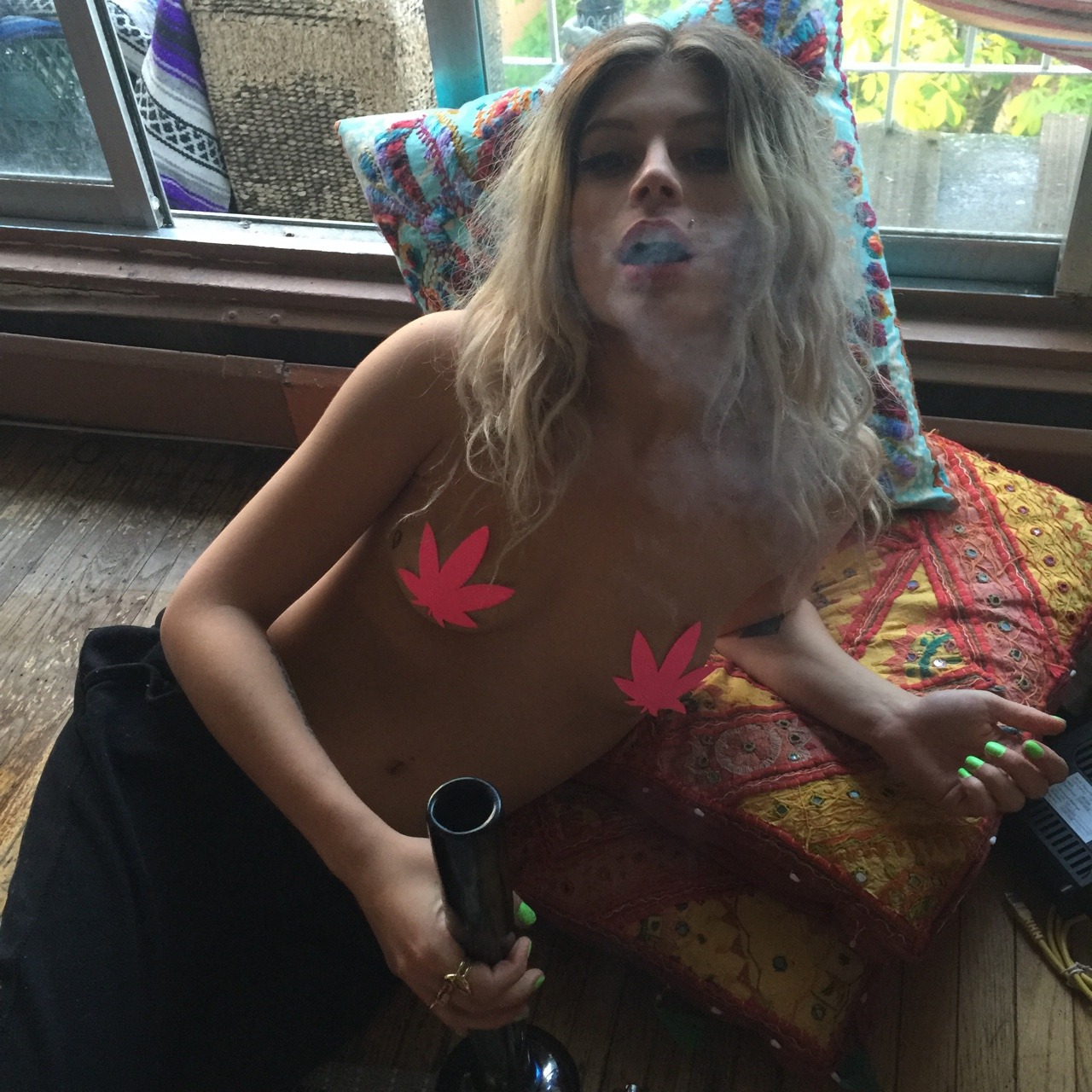 lvplastic:  Caitie 💓