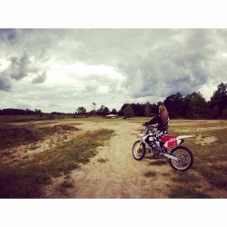 it-ainteasybeinsteezy:  Rode the 125 today 😏✌️