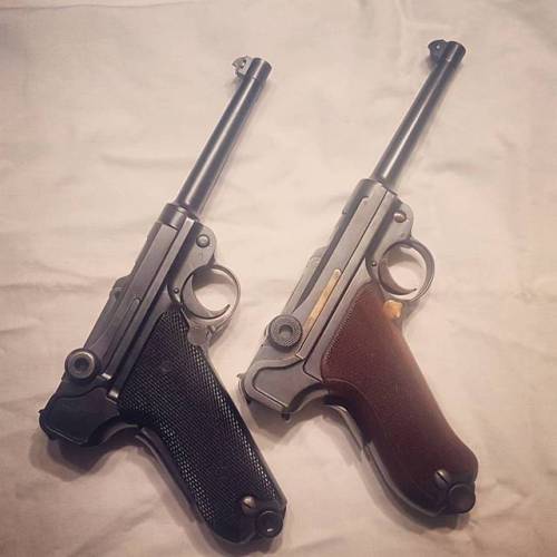 Mes deux #parabellum Suisse de la W+F Bern. Modèle 29 et le 06-24. #luger #pistol #handgun #v