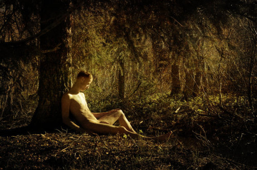 benudenfree:  benudenfree:  Deep In The Woods… by DumaSully “This is from a shoot I did with Tom Clark *3feathers in the Uinta Mountains of Utah”  beautiful nude portrait  <3 