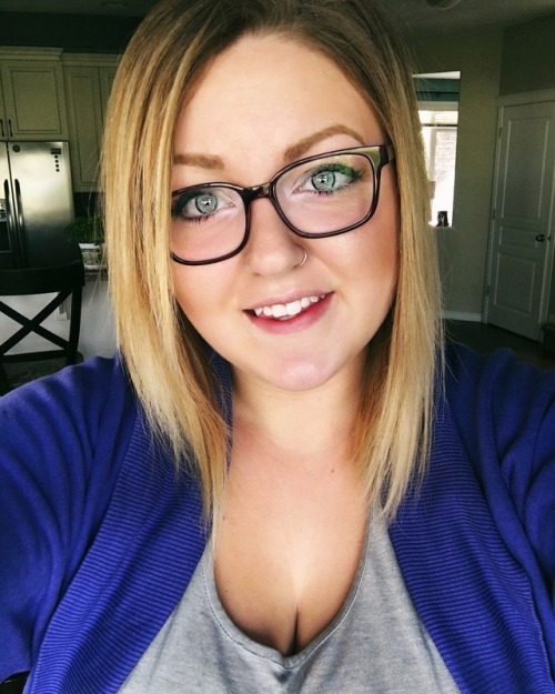 Jessica • 22 • Canada • hopesdreamsinspirations.tumblr.com  Would love to chat!