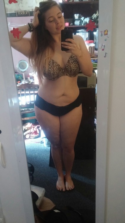 lainey-bug: I’m starting to really like my body.  beautiful