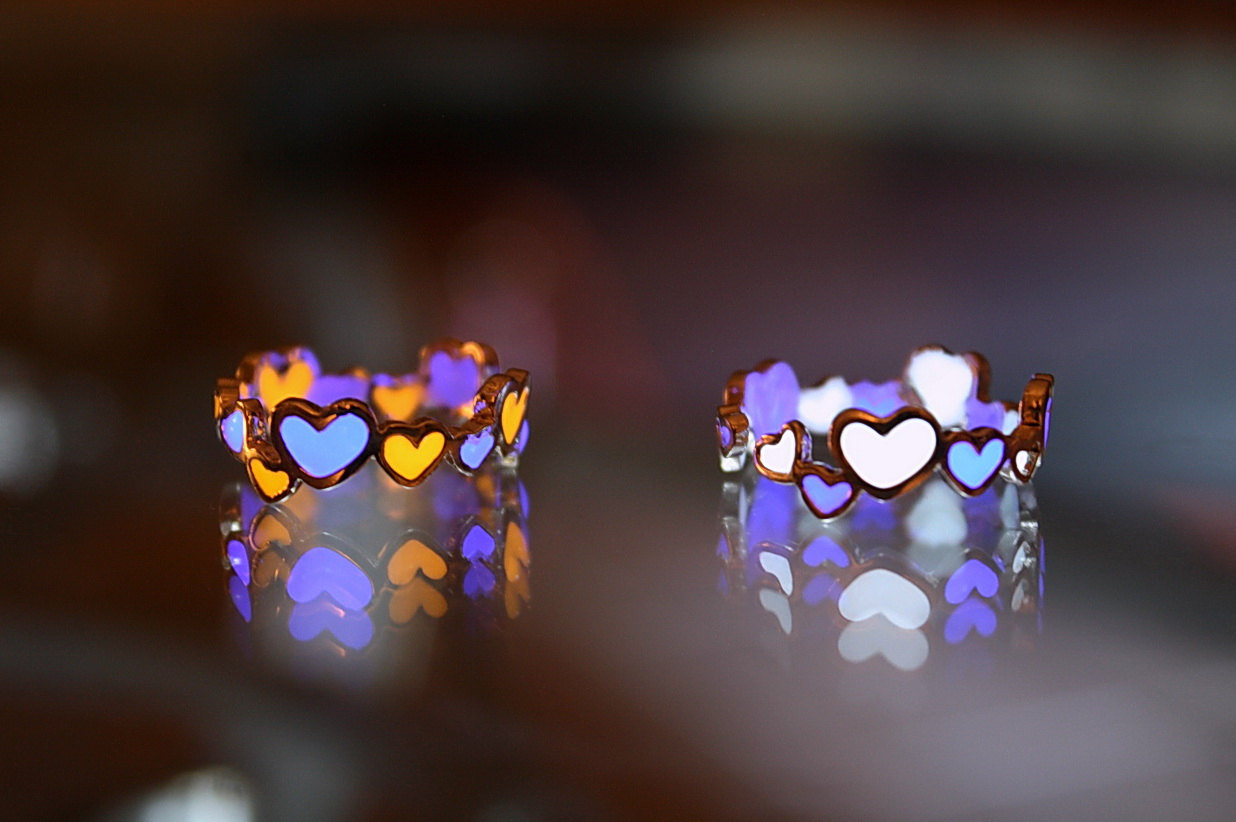 wordsnquotes:  culturenlifestyle: Fairy Inspired Glow in the Dark Jewelry by Manon